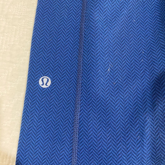 Lululemon High Waist “hook my eye” - Picture 3 of 5